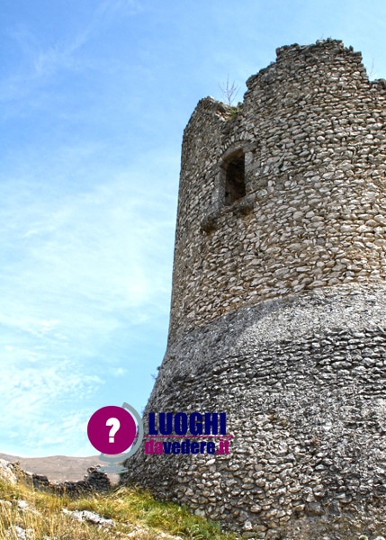 ortona dei marsi castello torre abruzzo travel blog blogger viaggi luoghi da vedere