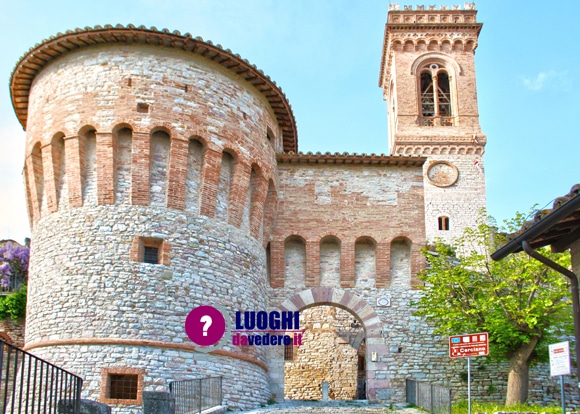 Porta Santa Maria, via d'accesso principale al centro storico di Corciano