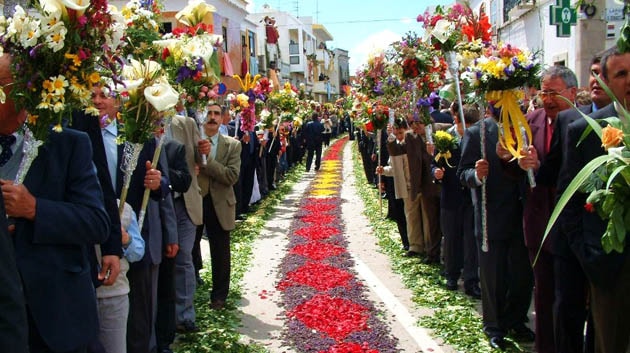 procissão tochas floridas são brás alportel semana santa portogallo tradizioni