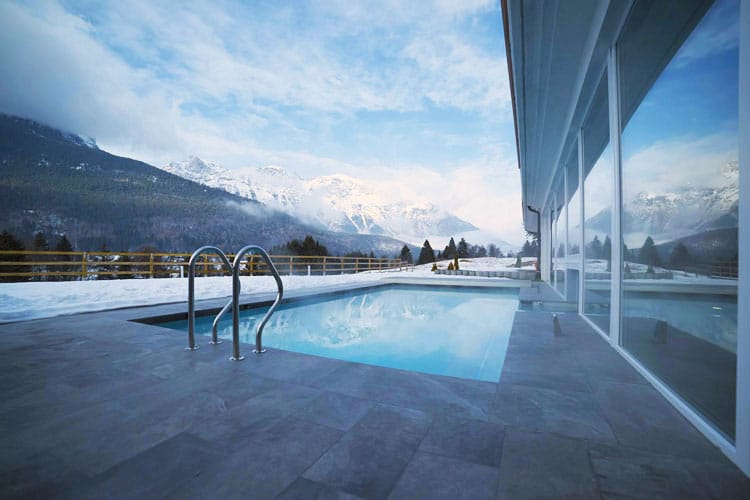 Hotel con piscina esterna riscaldata in montagna e alle terme