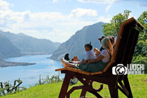 Panchina gigante di Civenna sul Lago di Como: dove si trova e come arrivare